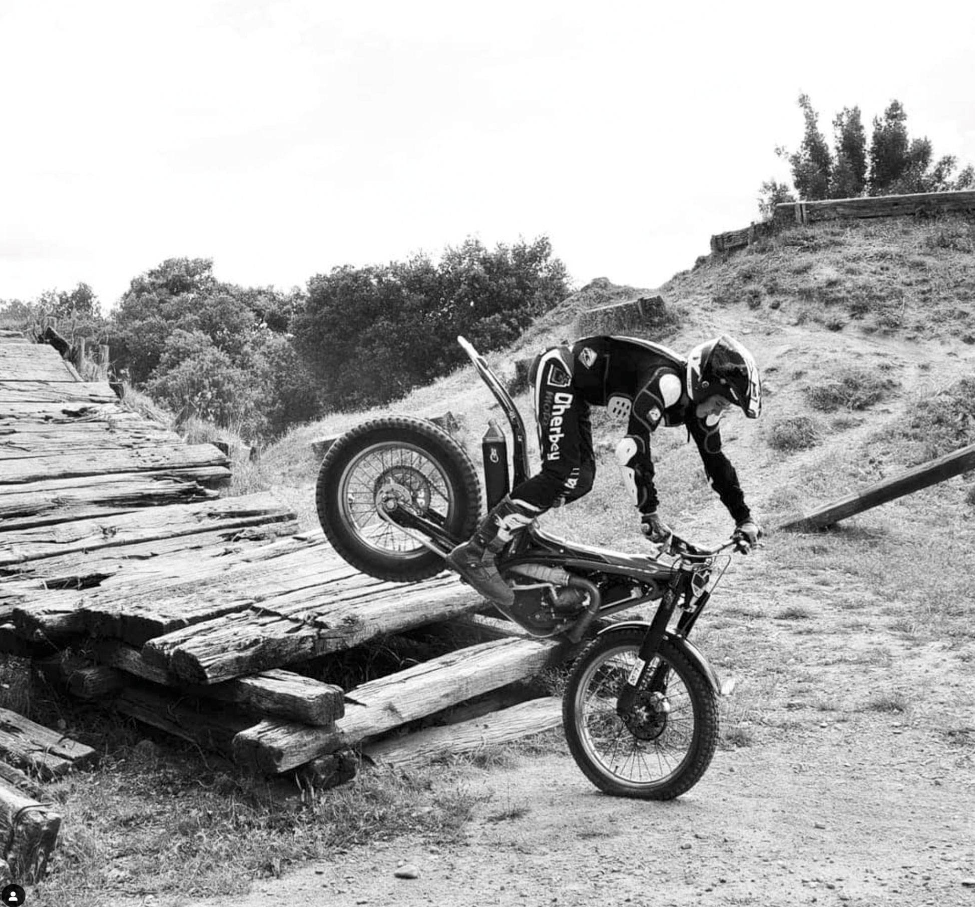 Julie Bozzi, sur sa moto Trial, champion Barbentanais